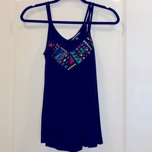 Flowy V-neck with double straps